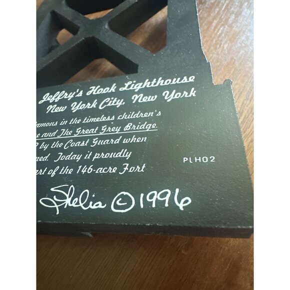 Jeffreys Hook Lighthouse Shelf Sitter New York City 1996 Shelia Handcrafted Wood - Picture 4 of 5
